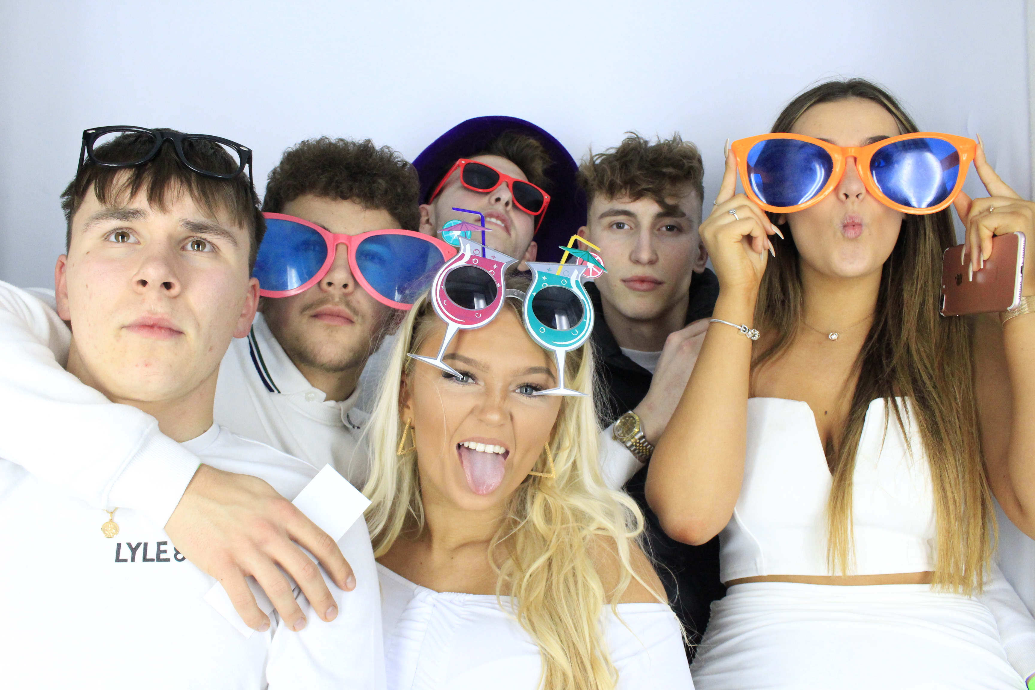 Issy & Alice's 18th Birthday Party | View more photos from the event at gallery.myphotoboothexperience.co.uk/u/MyPhotoBoothExperienceLtd/Issy-Alices-18th-Birthday-Party